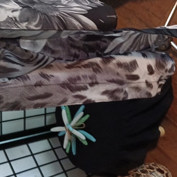 Daisy Sheer top by cataloo favorites🌼🌻 - Picture 3 of 9